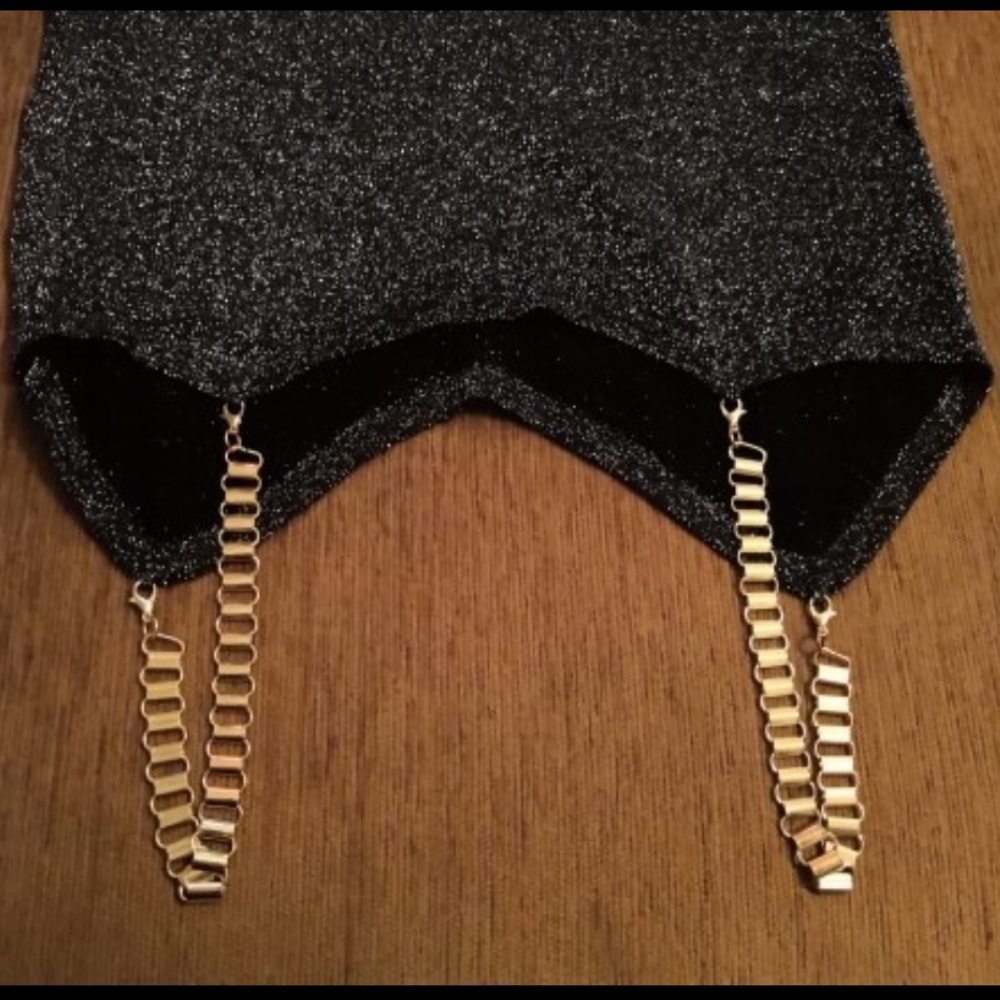 Chain Link Metallic Tank Top - Picture 4 of 6